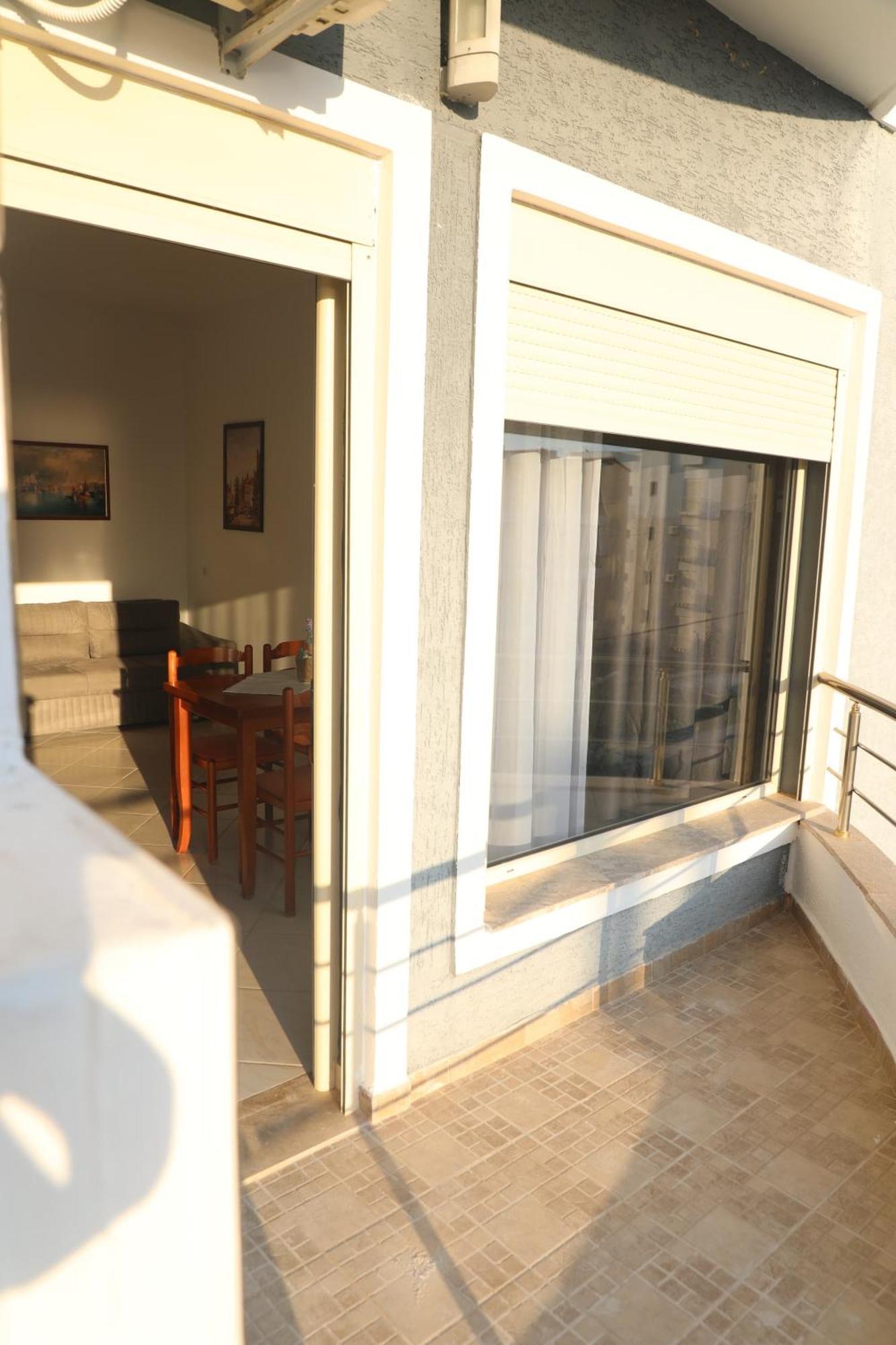 Summer Gate Apartment Sarandë Exteriör bild