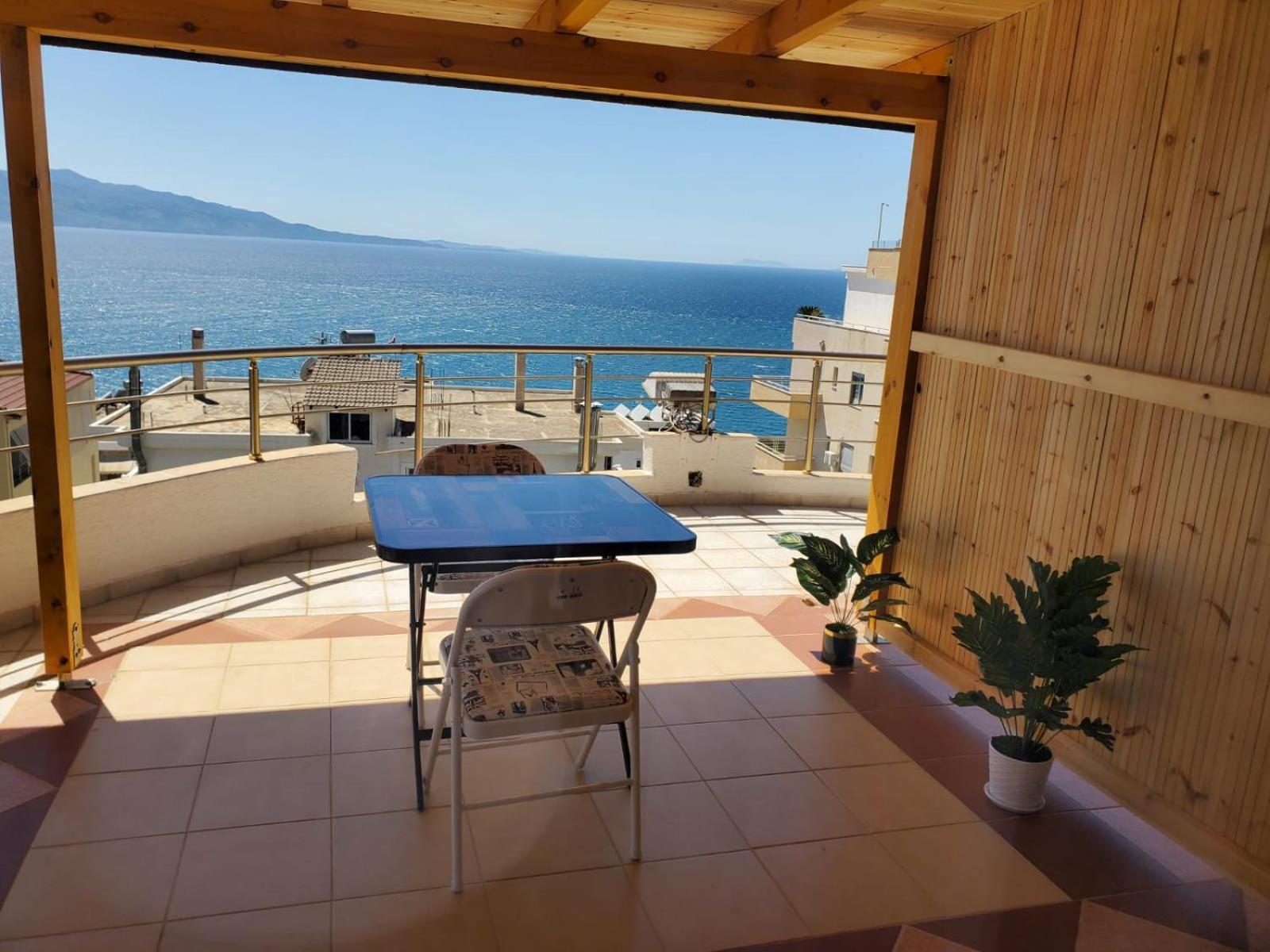Summer Gate Apartment Sarandë Exteriör bild