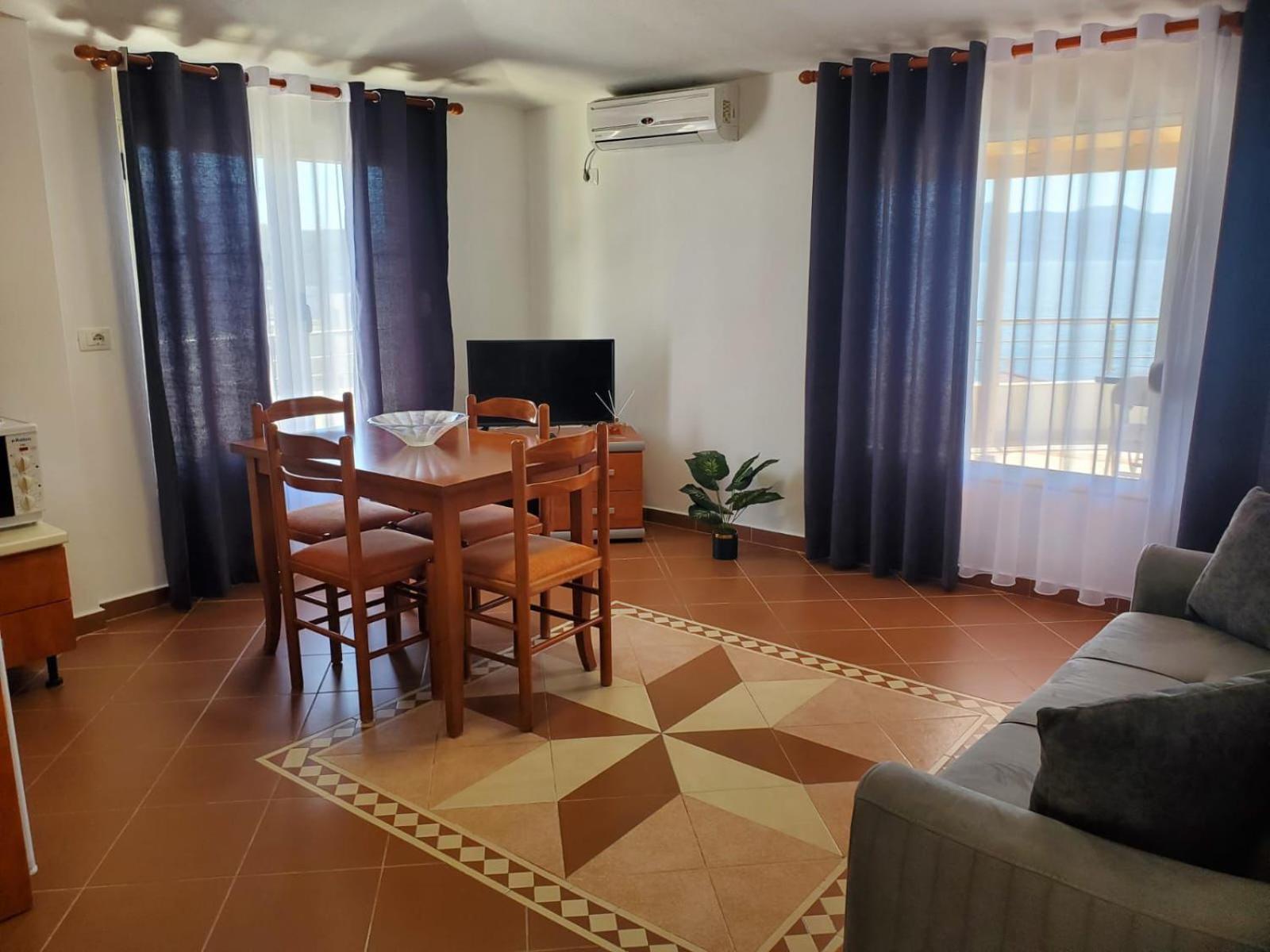 Summer Gate Apartment Sarandë Exteriör bild