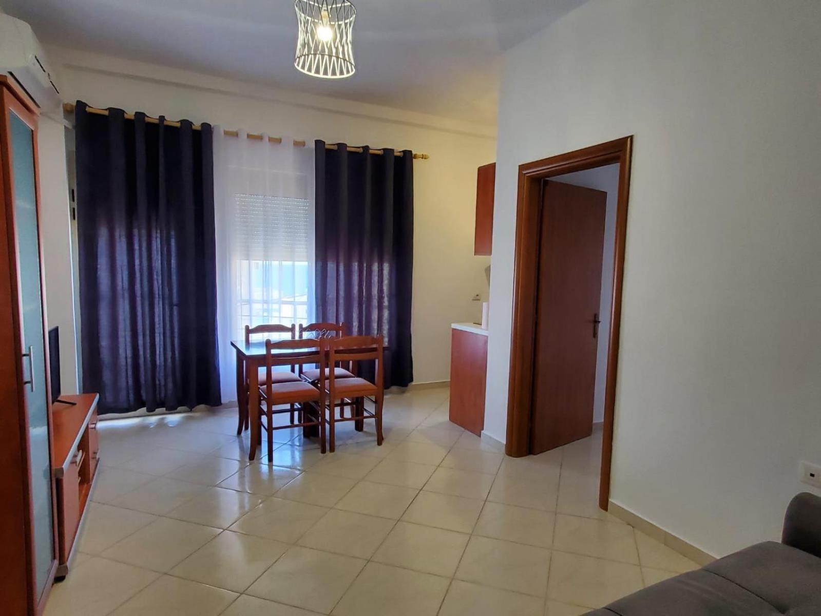 Summer Gate Apartment Sarandë Exteriör bild