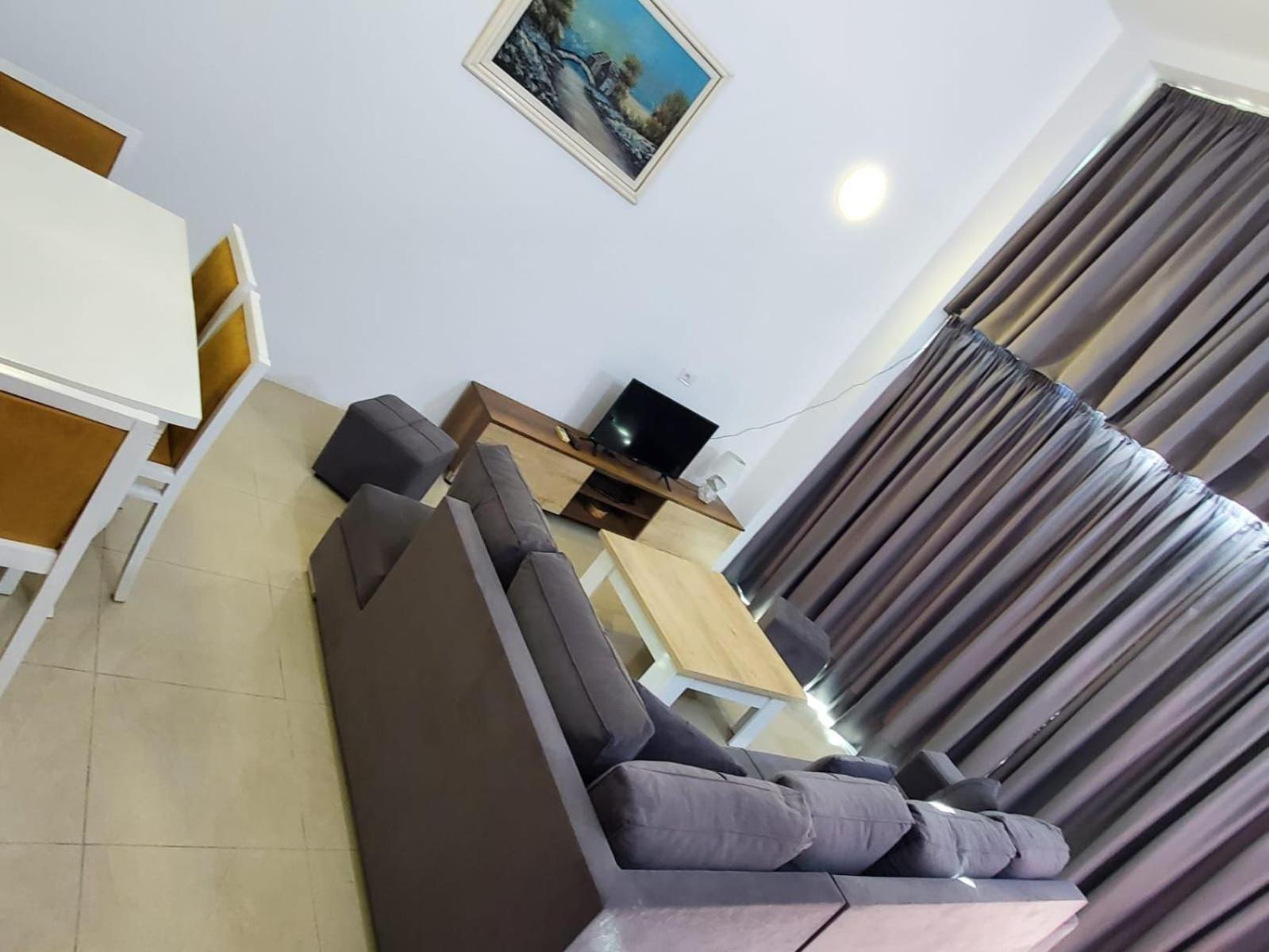 Summer Gate Apartment Sarandë Exteriör bild