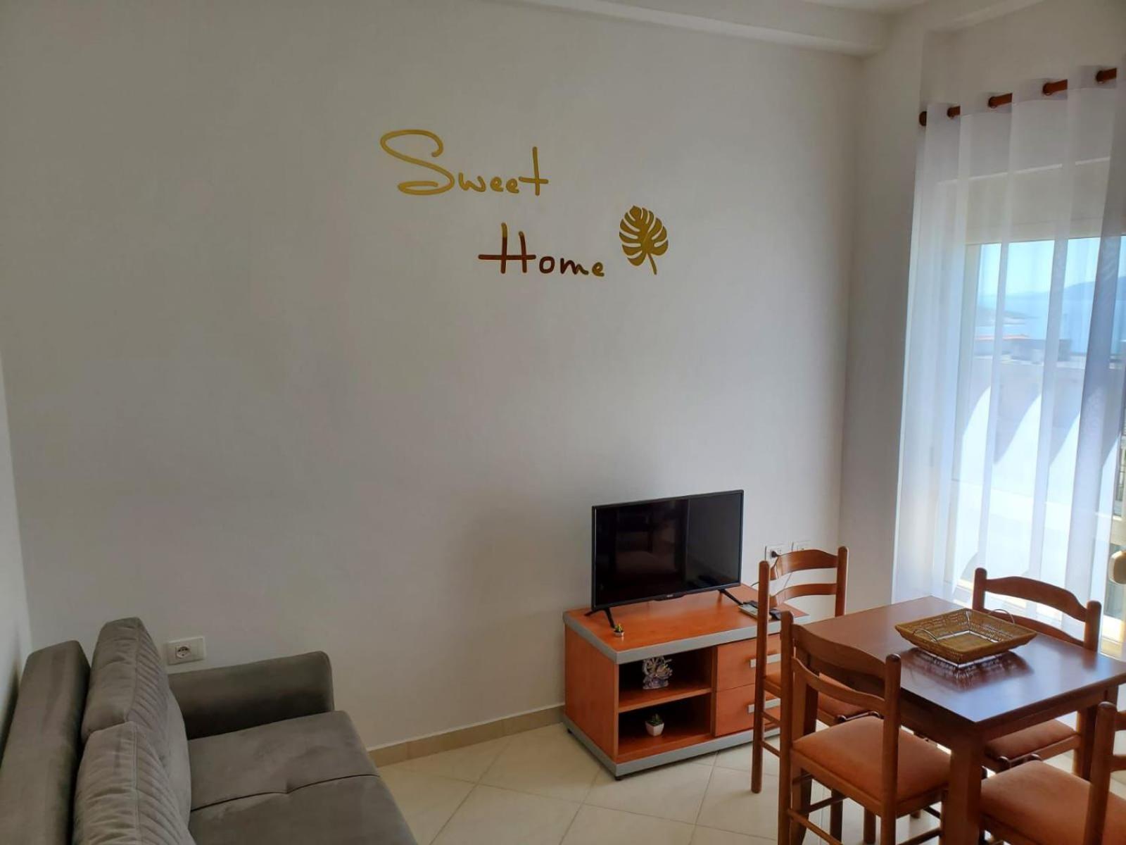 Summer Gate Apartment Sarandë Exteriör bild