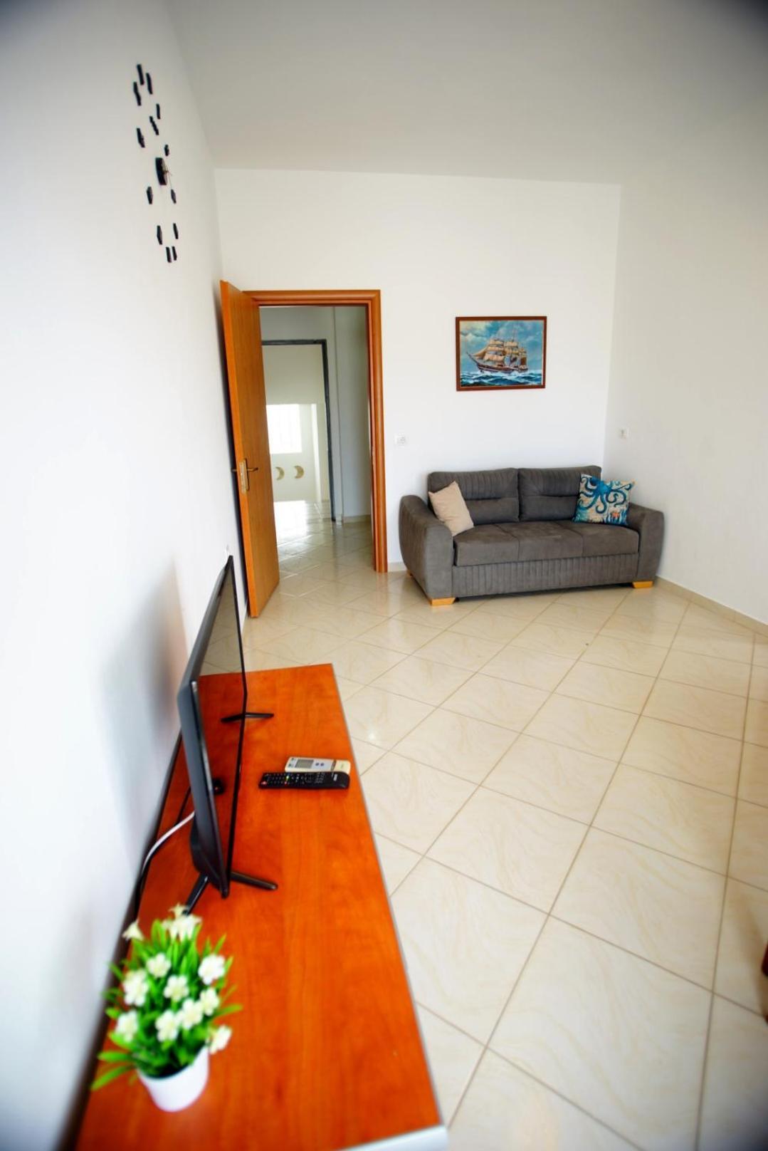Summer Gate Apartment Sarandë Exteriör bild